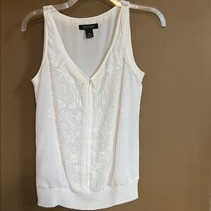 White House Black Market Floral Embroidered Blouse